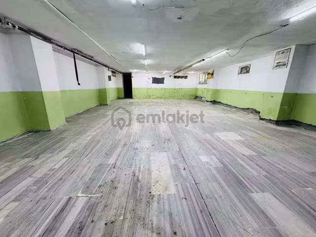 200 M2 Kiralık Dükkan Depoya Atölyeye Uygundur Metro Yakın 1