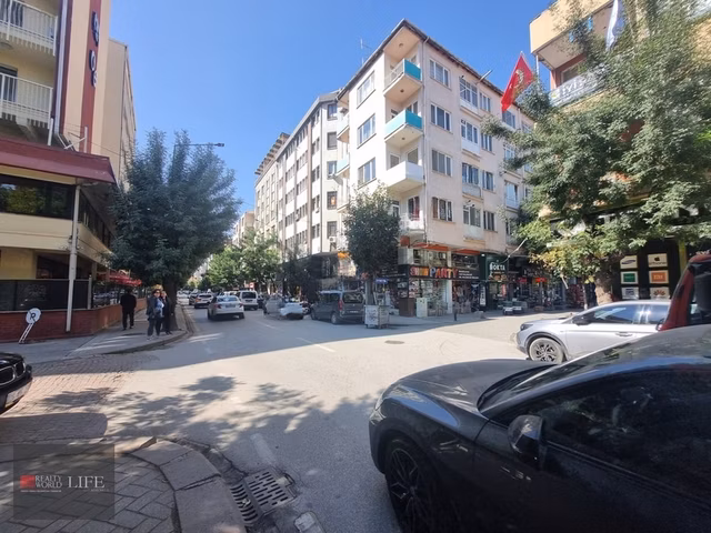Şair Fuzuli Caddesinde 2+1 Satılık Daire