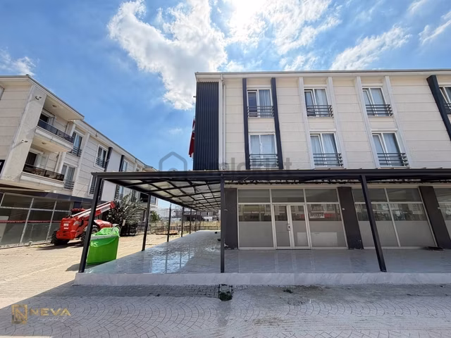 Hanlıköyde Satılık Dükkân 250 M² + 150 M² Bodrum Yatırımlık