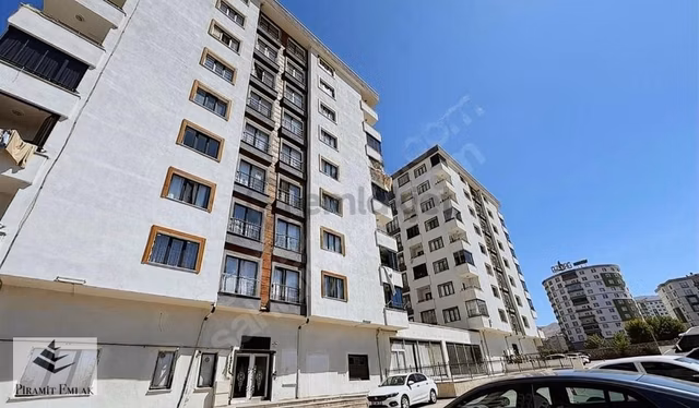 Piramit Gmden Memursen Konutlarında Kiralık Daire 1
