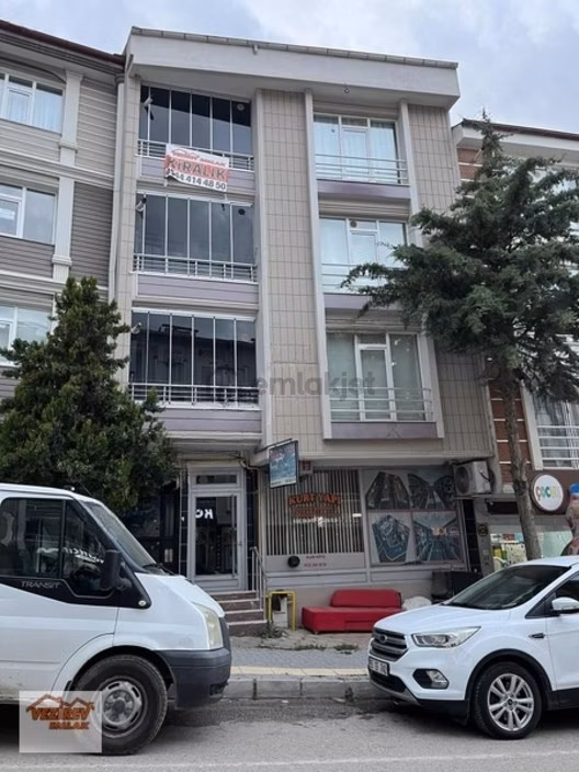 Vezirev Emlak'tan Eşyalı 1+1 Kiralık Daire Köprülüler Caddesi 1