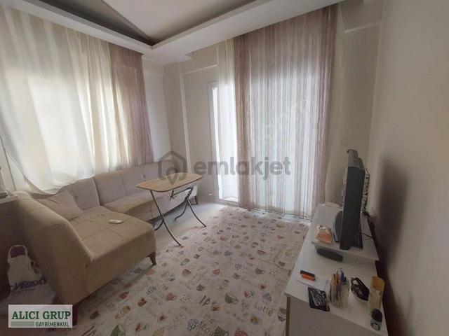 #stad Yakını Anayola Yakın Eşyalı Az Katlı Binada 1+1 Daire