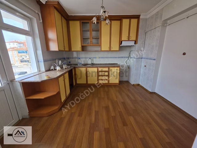 Aydoğdu'dan Kakaç Okulu 4+1 2kat Asansörlü,kilerli,güney Cepeli. 1