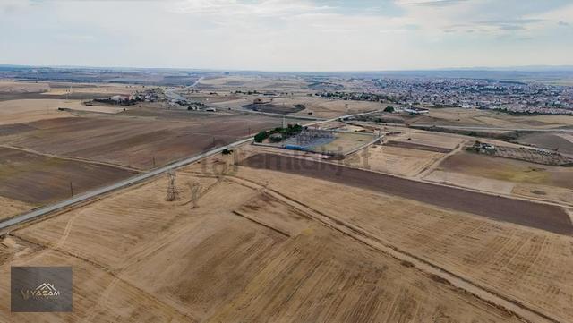 Kavak Mahallesi Şehir Merkezine 800 Metre Mesafede Fırsat Arazi! 1