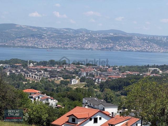 Başiskele Yeniköy De Takaslı 6185m2 Villa Arsası 1