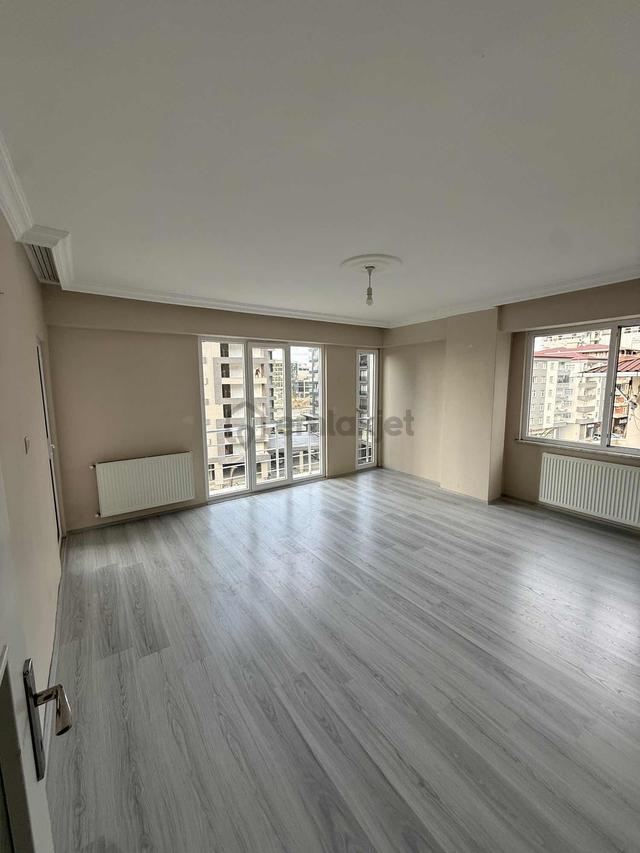 Elegant'tan Yol Üzeri Deniz Manzaralı 3+1 Daire 1