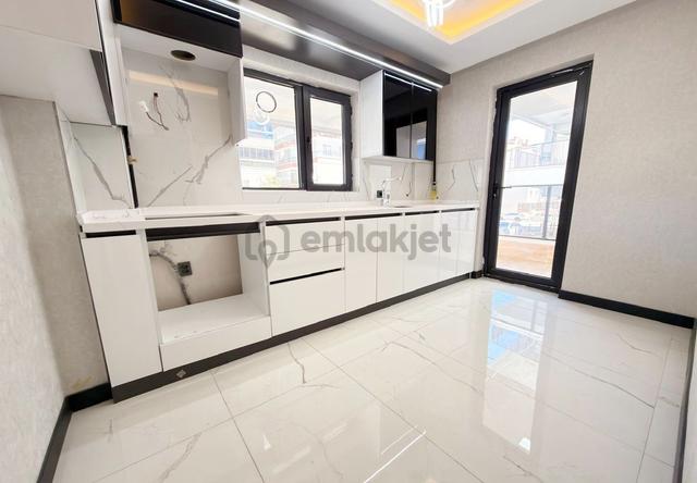 Keçiören'de Lokasyona Uygun Masrafsız Sıfır Full+full Kat Konumunda 3+1 Y.giriş Kiralık 1