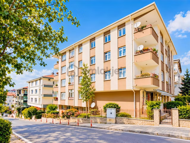 Öveçler'de Merkezi Konumda 3+1 Kiralık Daire
