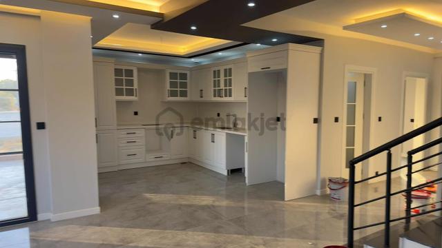Emin Emlak Bor Sırasöğütler 225m2 4.5+1 Dolapsız Müstakıl Villa 1