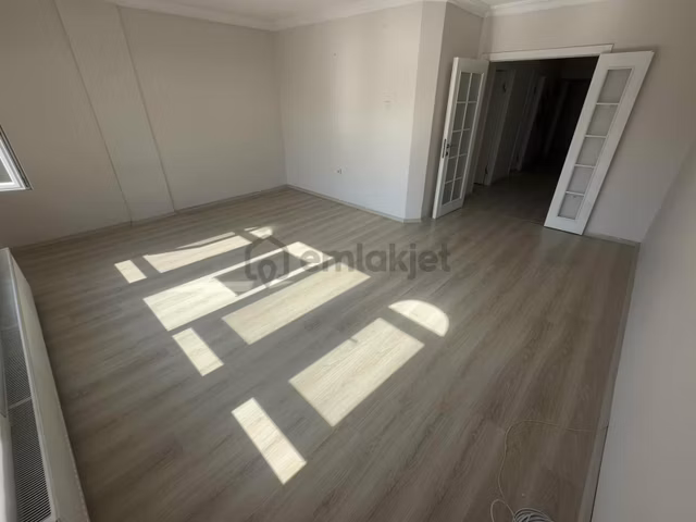 Kılıçsoy'dan Tepebaşı Göbeğe Yakın Merkezi Lokasyon Ara Kat 3+1 1