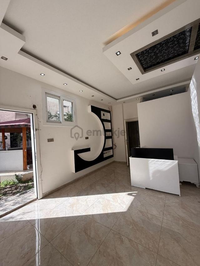 Gelişim Hastanesı Civarı Satılık Dükkan 1