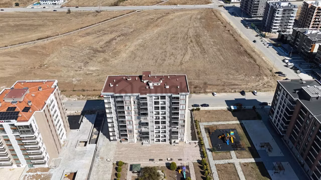 Çanakkale Esenler 2+1 File Market Yanı Kapalı Otoparklı Sitede 1