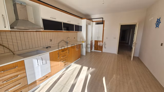 Toros Emlak'tan Selçuk Mah.saklıkent Sit. Memura Kiralık 3+1 Daire 1