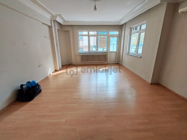 Barış Gayrimenkul'den Umurbey'de Ara Kat 3+1 Daire. 1