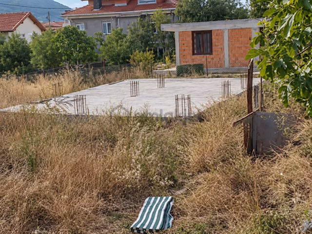 Ekinlik Adası Denize 100 Mt Temeli Hazır Satılık İmarlı Arsa