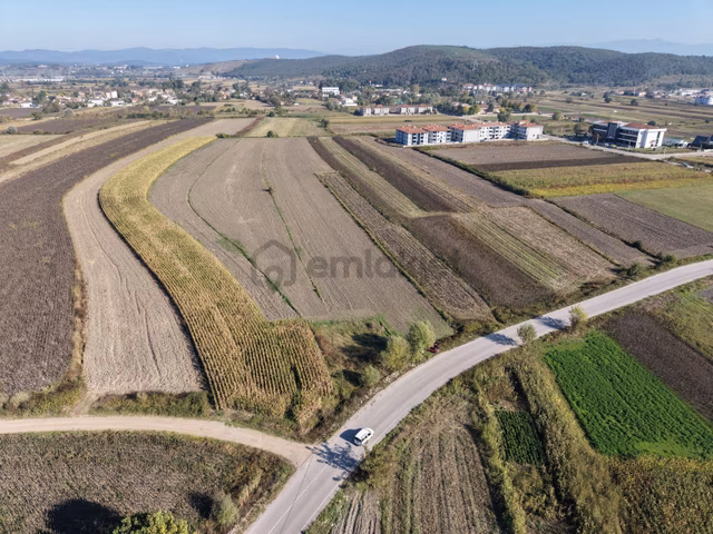 Söğütlü Merkezde Asfalta Cephe 520m2 Kaçırılmayacak Fırsat 1