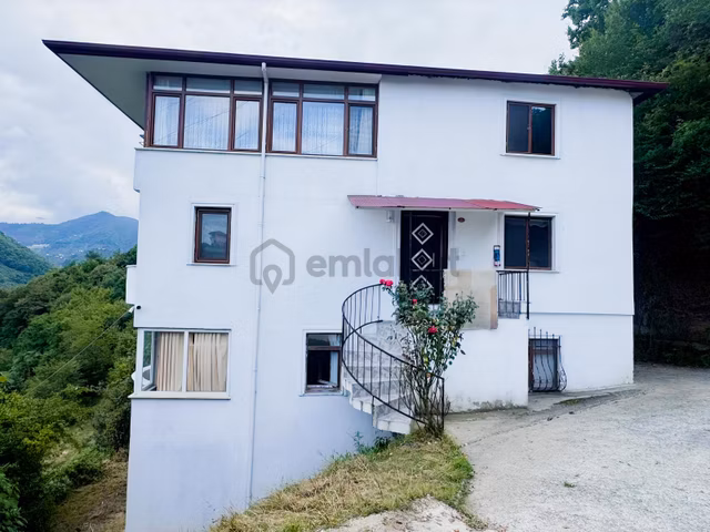 Trabzon Kaşüstünde Kiralık Eşyalı Villa 1