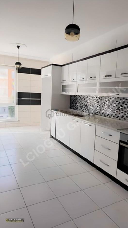 Balcıoğlu Emlaktan Ilıca Konakları Ara Kat 3+1 Kiralık Daire 1
