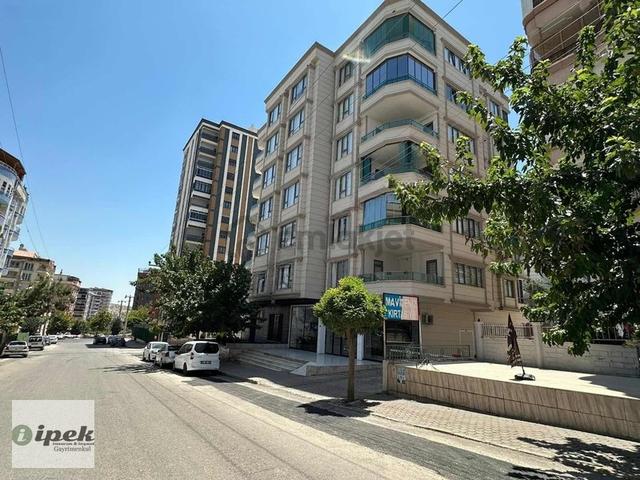 İpek Gayrimenkul - Otogar Civarı Satılık 4+1 1