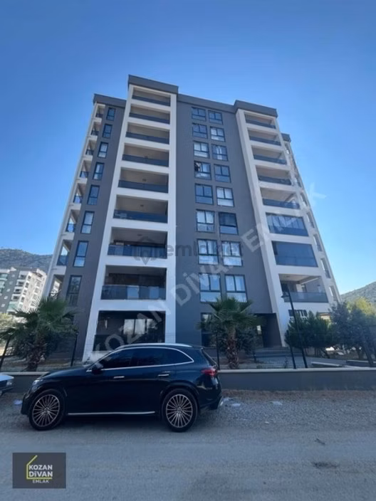 Kozan Divan Emlak'tan Şevkiye'de Kapalı Otoparklı 4+1 Rezidans
