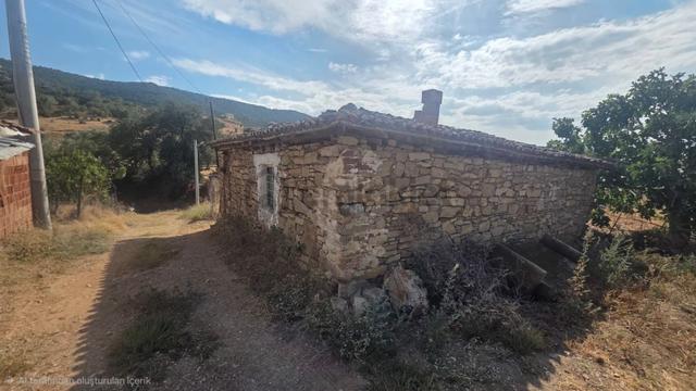 Köy Evi Ve Arazisi 1
