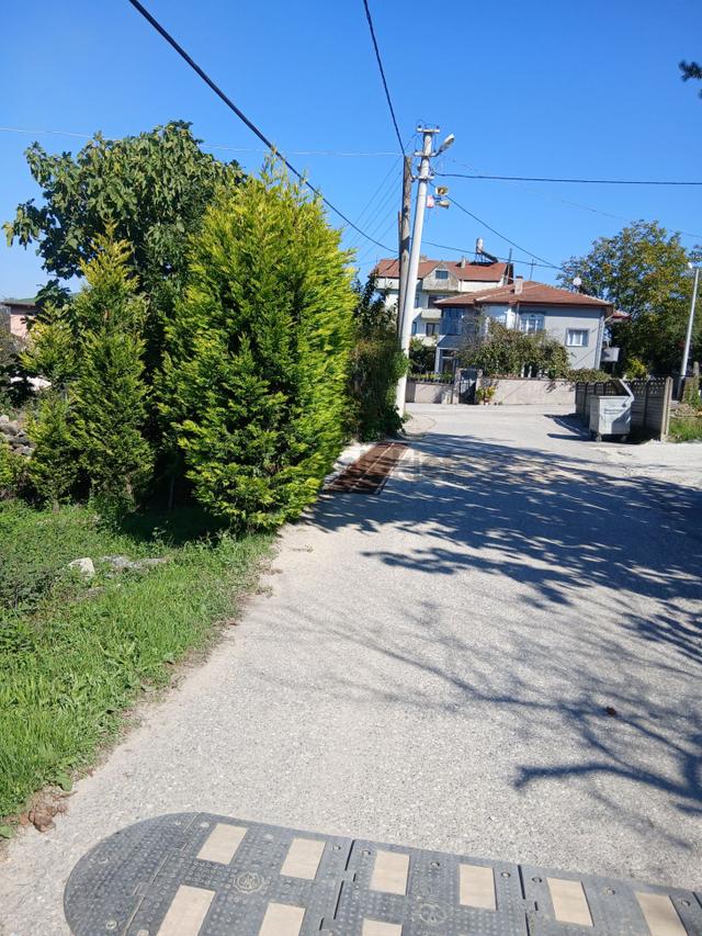 Sapanca Uzunkun Köy İci Göle 300 Metre Medafede İçinde Mustakil Ev Olan 248.m² Yer Satılık 1