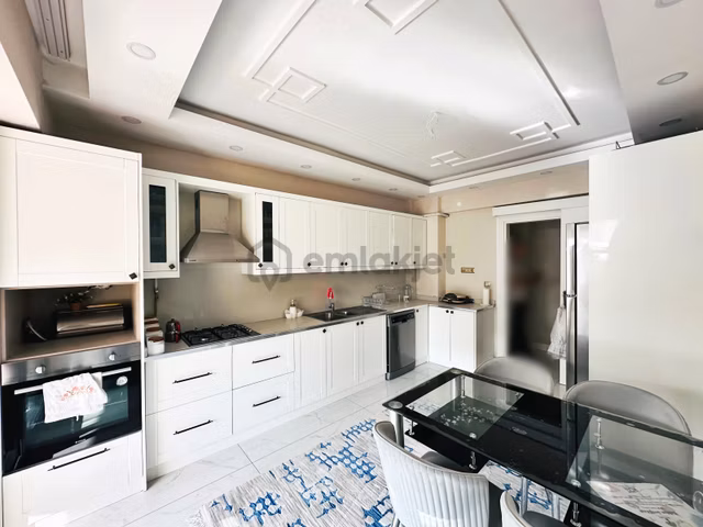 Göktürk'te Site İçi Yerden Isıtma Çift Cam Balkon Bakımlı Lüx3+1 1