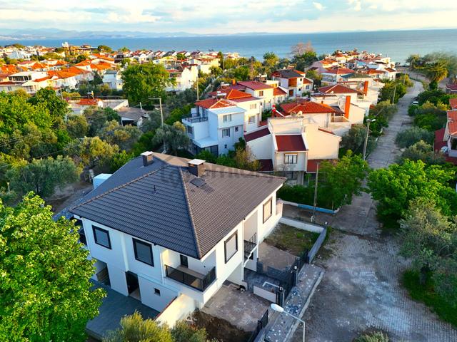 Müstakil Tadında Denize 100 Metre 2+1 Daire