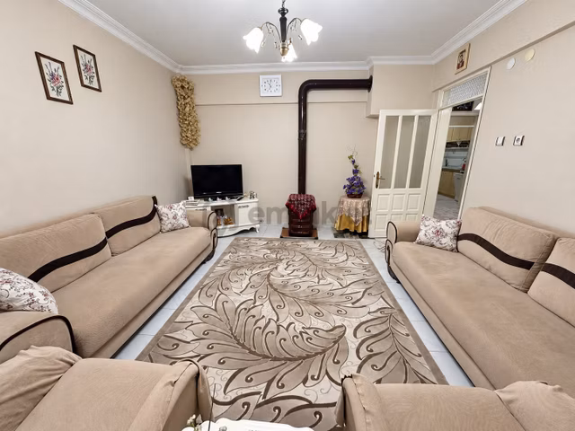Bergama Fatih Mah. Korkmaz Sitesinde Eşyalı Satılık 3+1 Daire