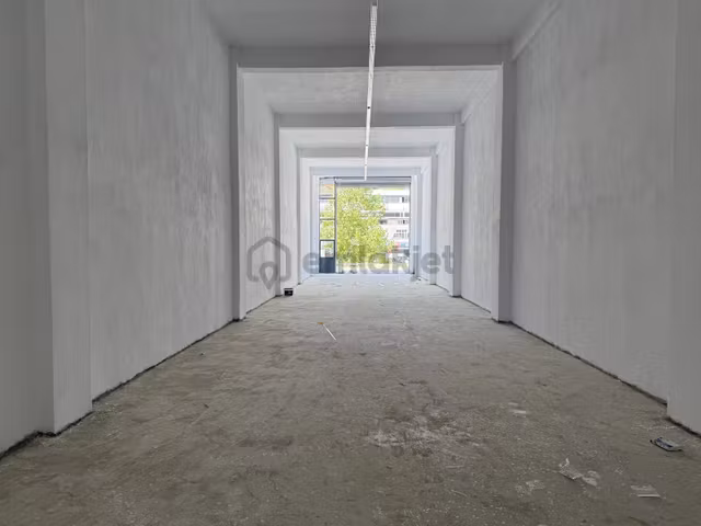 Humax...büyük Sanayi Sitesinde 120m2 , 180m2 Ve 210m2 Dükkan 1