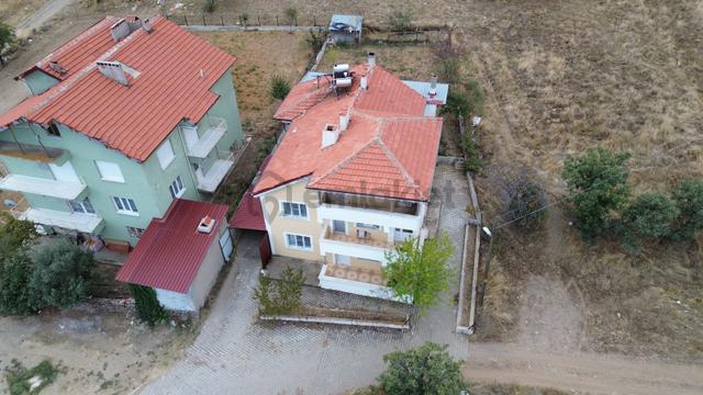 Eşme Kemer Satılık Bahçeli 2 Katlı Müstakil Ev 1