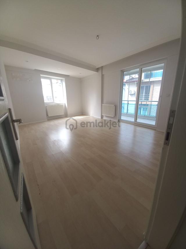 İstiklalde Kiralık 2+1 Daire 1