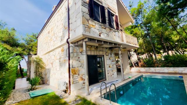 Foça Yeniköy Villanova Sitesi 4+1 Kiralık Villa 1