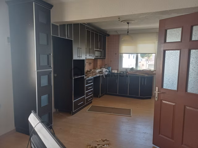 İzmir Menderes Mithatpaşa 3+1 Doğalgazlı 2wc2 Balkon 3 Kat Yapılı Daire 1