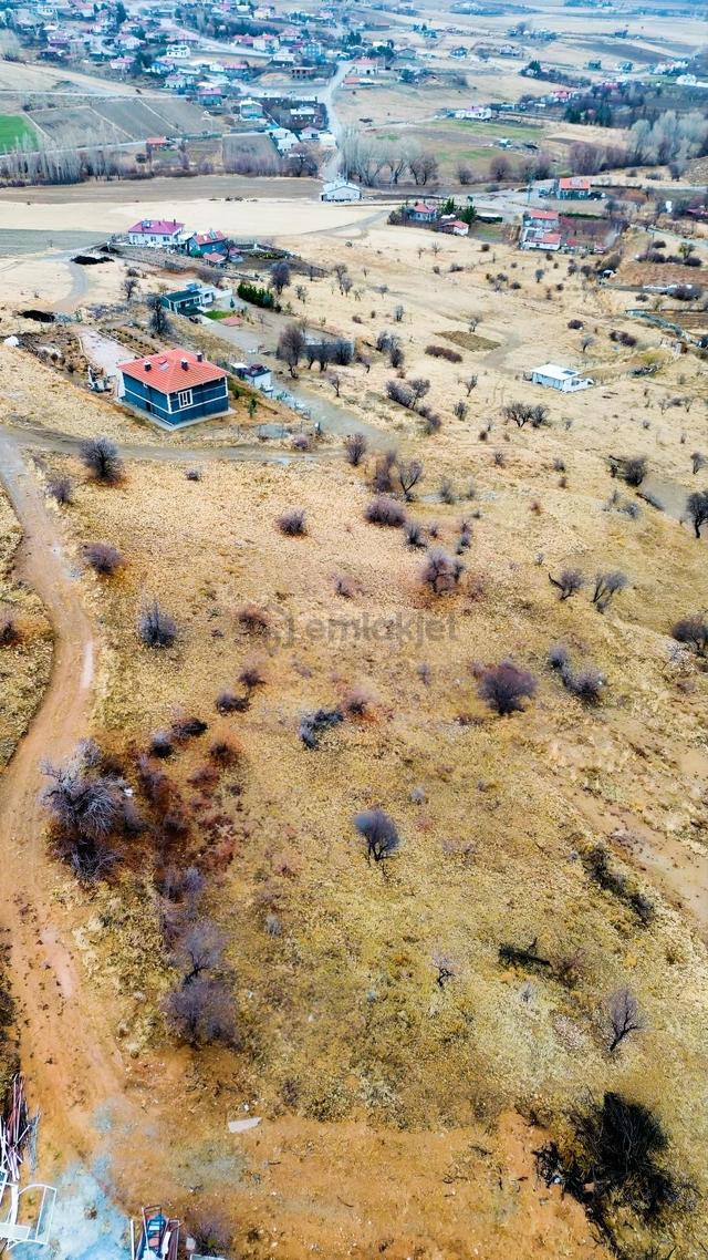 Bahçesaray'da Satılık 1104 M2 Müstakil Bağ Tapulamalı Yer 1