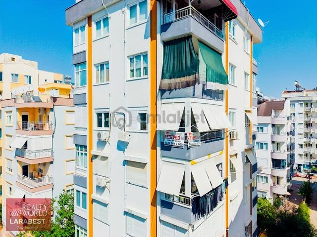 Konyaaltı Altınkum'da Denize 750m İçi Tadilatlı 3+1 Arakat Daire