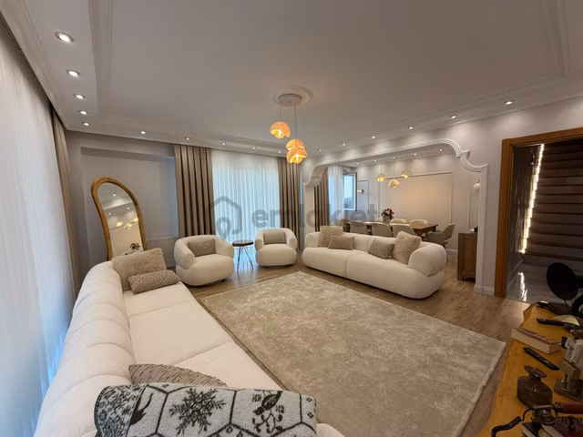 Mertcan'dan Metroya 5dk İki Ailelik Geniş Lüks 5+2 Dubleks Daire 1