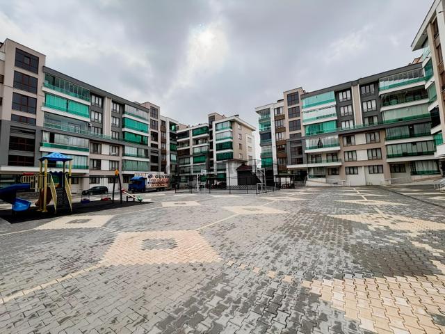 Aslanlı Kışla Caddesinde Geniş 4+1 Kiralık Daire 1