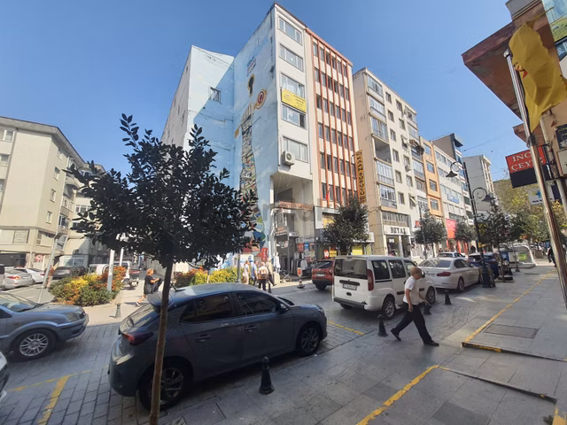 Silivri Merkez'de Kiralık Ofis Ve Dükkan 1
