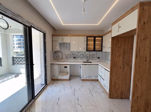 Onmax Bademlanında Satılık 2+1 Avantajlı Konumda Lüx Daire 1