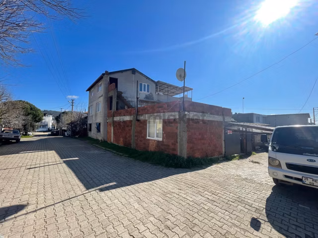 Zeytinli'de Eşsiz Fırsat Satılık Müstakil Ev(3 Daire) 1