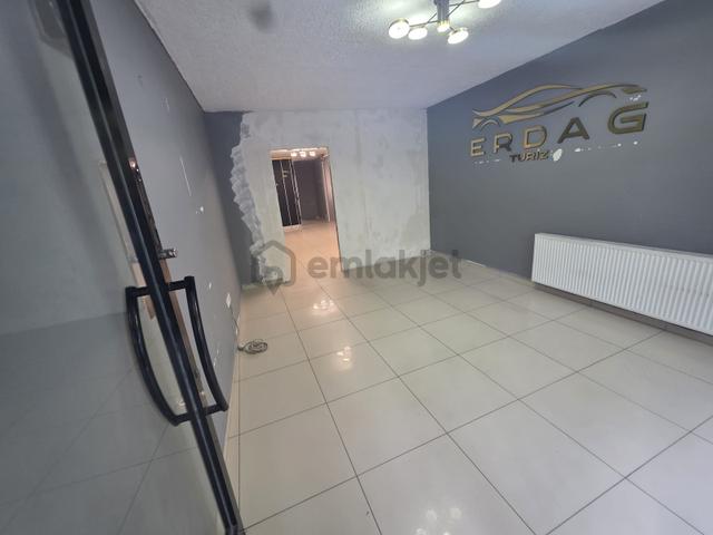 Beylikdüzü Yakuplu 61.sok. 75m² Düz Giriş Ofis, Metrobüse Yürüme