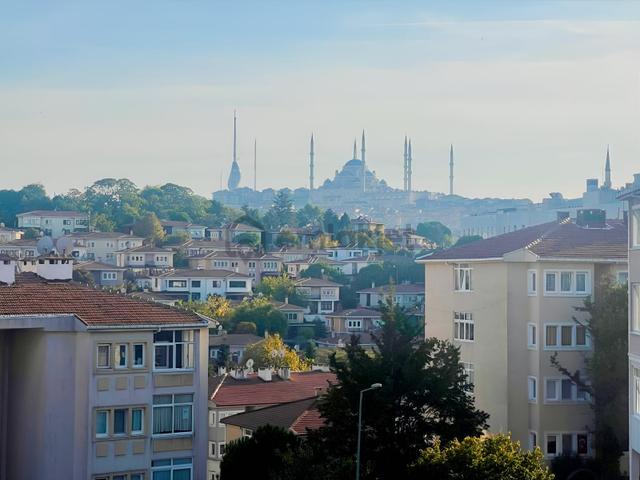 Remax Anı 'dan Çengelköy Ata 2 Sitesi 'nde Kiralık 2+1 Daire 1