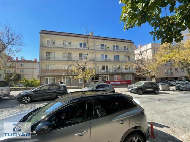 Çankaya Büklüm Sokak'ta Lokman Hekim Yakını 3+1 Kiralık Daire