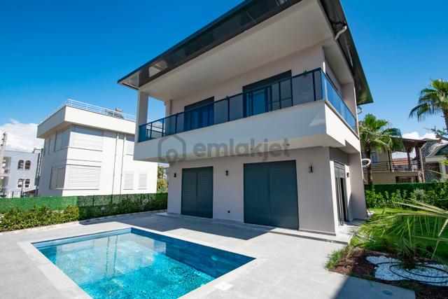 Alanya Konaklı Satılık Luks Tripleks Villa 1