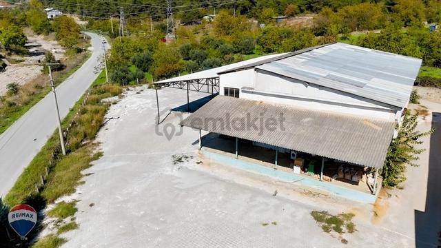 Geyve'de 540 M2 Geniş Açık Alan Kullanımlı Fabrika 1