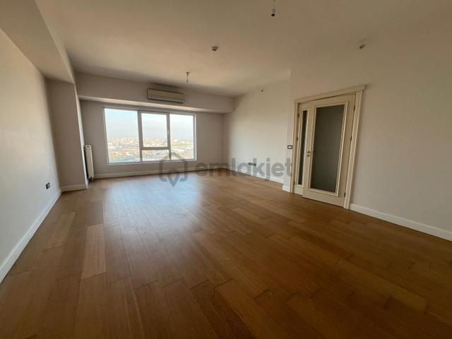 Kiptaş Venezia Mega'da Kiralık En Büyük 3+1 Boş 3 Banyolu Oturuma Hazır Myhteşem Daire 1