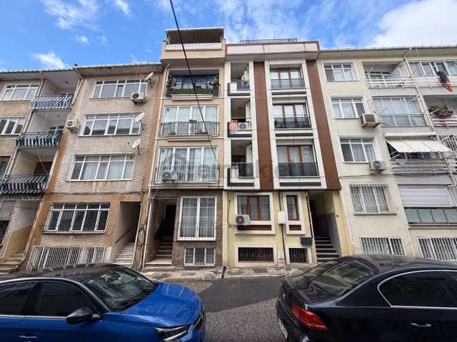 Üsküdar Merkezde, Genç Binada 1+1 Kiralık Daire 65 M² 1