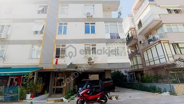 Bostanlının Tam Merkezinde Ferah 3+1 Kiralık Daire