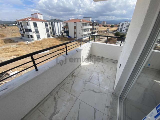Ön Cephe Ferah Aydınlık Merkezi Konumda Asansörlü 1+1 Daire 1